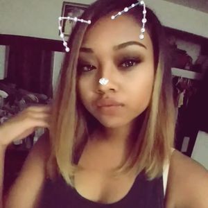 Meet your Posher, Raquel